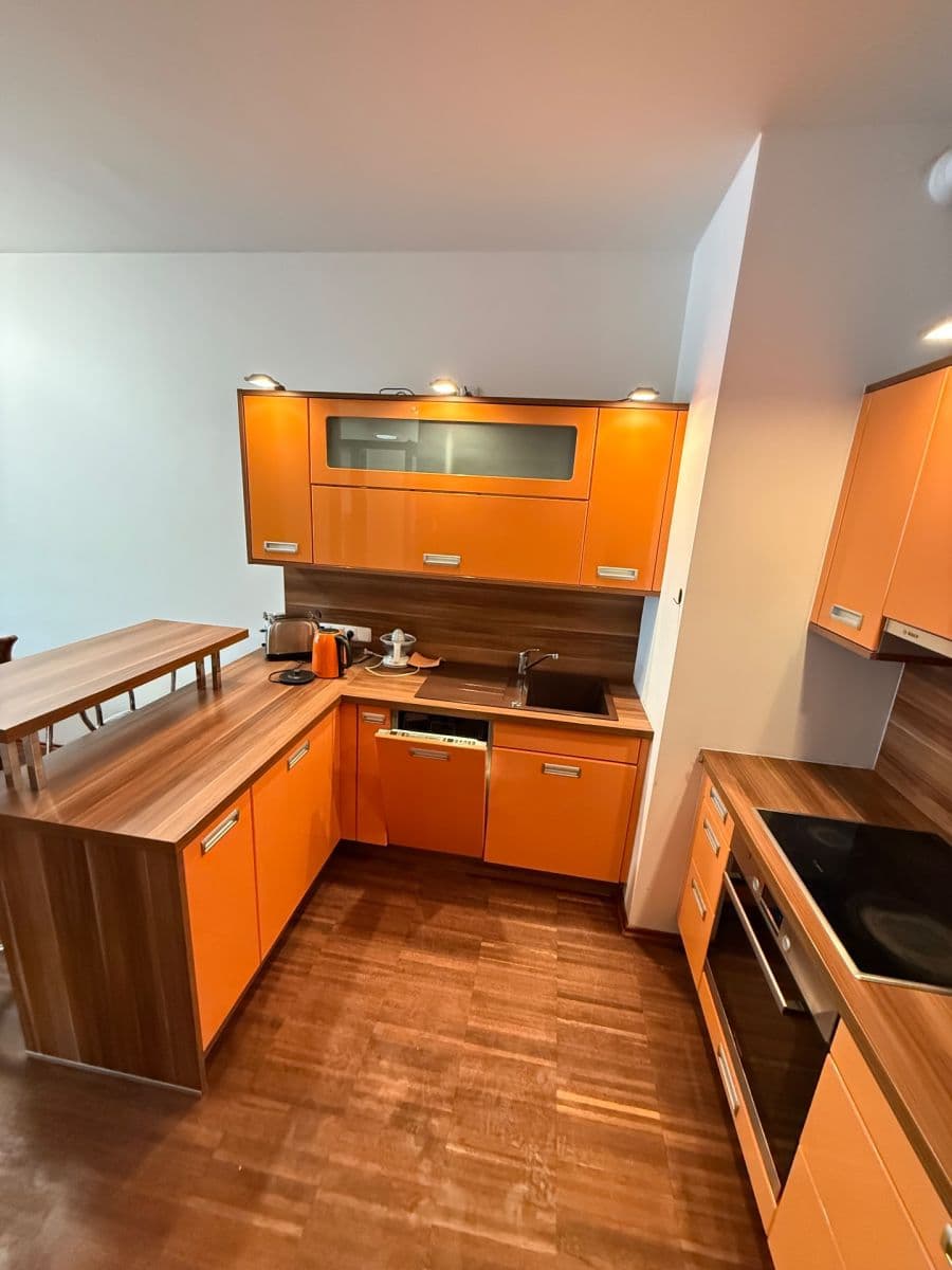 Pronájem bytu 2+kk 74 m², Jeremiášova, Praha, Praha Pronájem bytu 2+kk 74 m², Jeremiášova, Praha, Praha