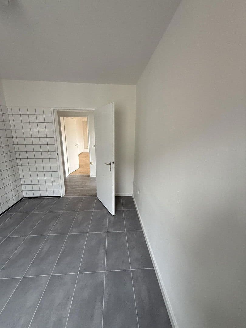 Pronájem bytu 2+1 66 m², Berliner Str.32, Köln, Severní Porýní-Vestfálsko Pronájem bytu 2+1 66 m², Berliner Str.32, Köln, Severní Porýní-Vestfálsko