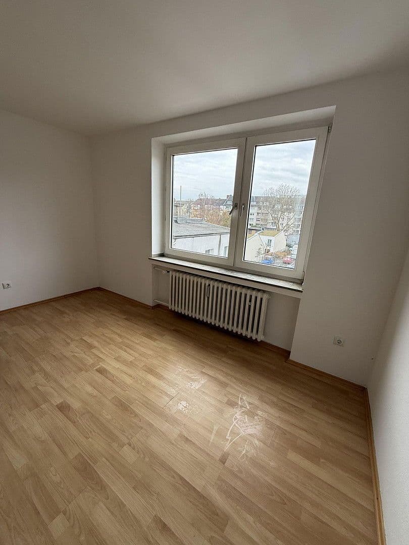 Pronájem bytu 2+1 66 m², Berliner Str.32, Köln, Severní Porýní-Vestfálsko Pronájem bytu 2+1 66 m², Berliner Str.32, Köln, Severní Porýní-Vestfálsko