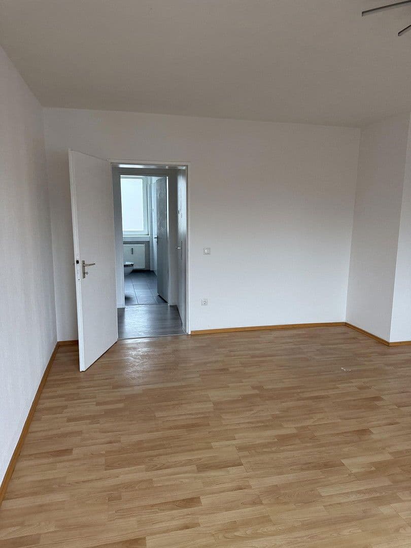 Pronájem bytu 2+1 66 m², Berliner Str.32, Köln, Severní Porýní-Vestfálsko Pronájem bytu 2+1 66 m², Berliner Str.32, Köln, Severní Porýní-Vestfálsko