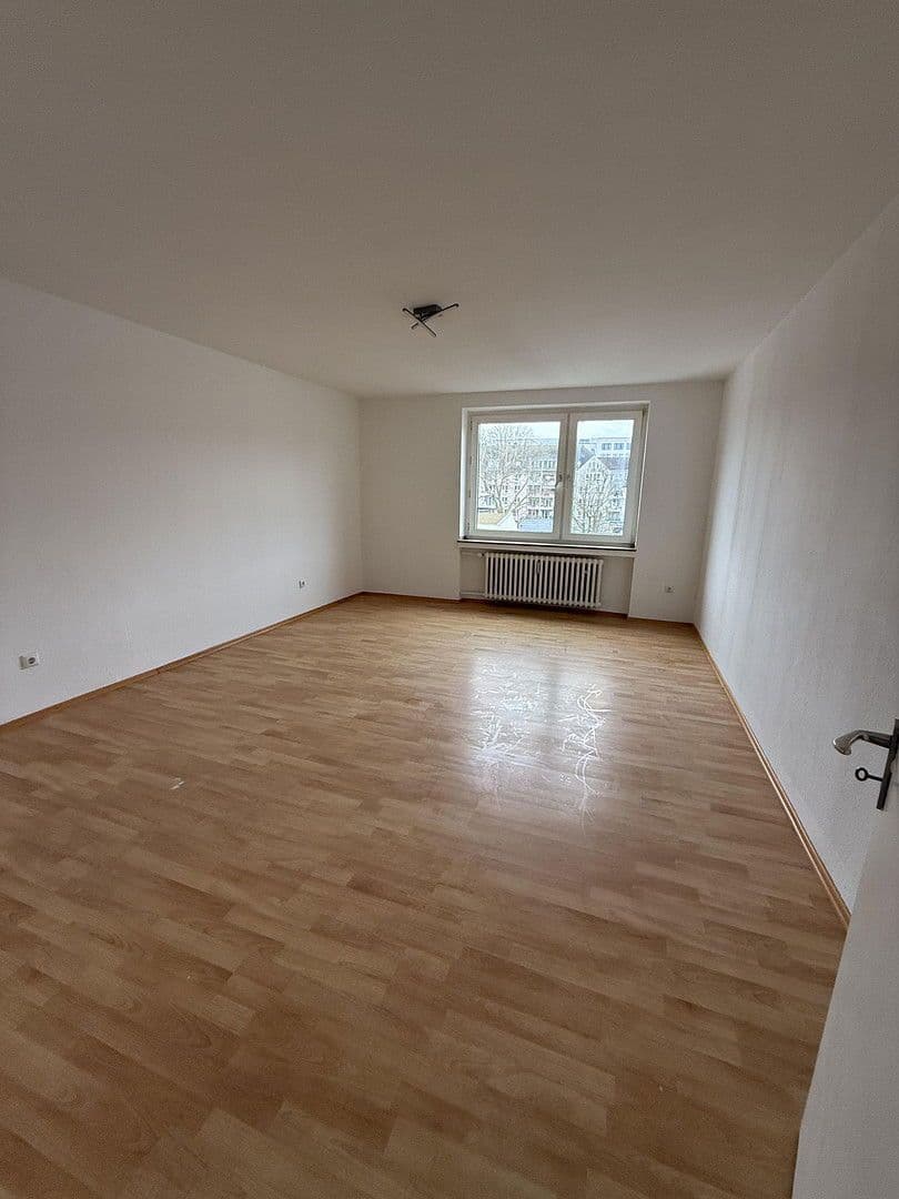 Pronájem bytu 2+1 66 m², Berliner Str.32, Köln, Severní Porýní-Vestfálsko Pronájem bytu 2+1 66 m², Berliner Str.32, Köln, Severní Porýní-Vestfálsko