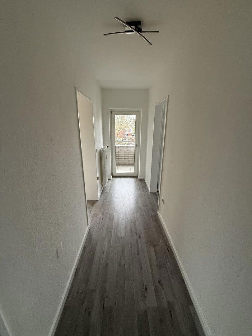 Pronájem bytu 2+1 66 m², Berliner Str.32, Köln, Severní Porýní-Vestfálsko Pronájem bytu 2+1 66 m², Berliner Str.32, Köln, Severní Porýní-Vestfálsko