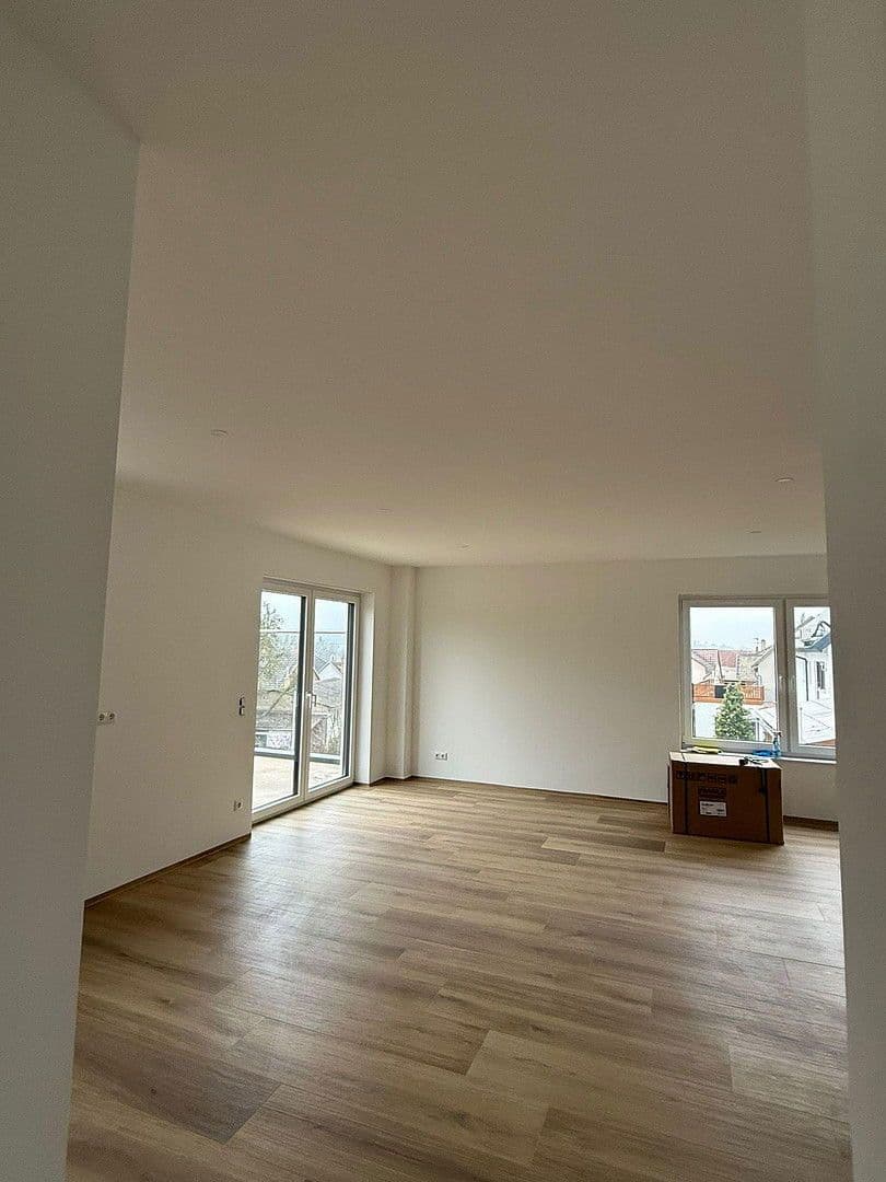Pronájem bytu 3+1 80 m², Pohlheim, Hessen Pronájem bytu 3+1 80 m², Pohlheim, Hessen