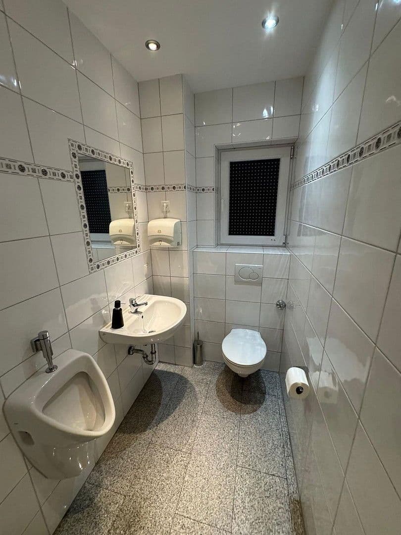 Pronájem kanceláře 100 m², Bonn-Endenich, Severní Porýní-Vestfálsko Pronájem kanceláře 100 m², Bonn-Endenich, Severní Porýní-Vestfálsko