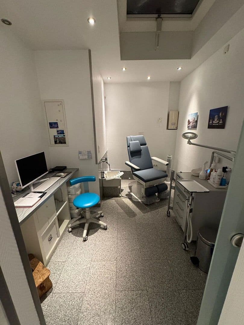 Pronájem kanceláře 100 m², Bonn-Endenich, Severní Porýní-Vestfálsko Pronájem kanceláře 100 m², Bonn-Endenich, Severní Porýní-Vestfálsko