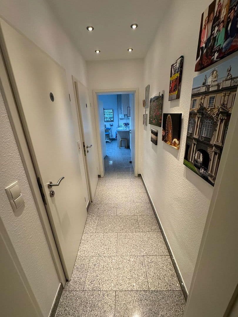 Pronájem kanceláře 100 m², Bonn-Endenich, Severní Porýní-Vestfálsko Pronájem kanceláře 100 m², Bonn-Endenich, Severní Porýní-Vestfálsko