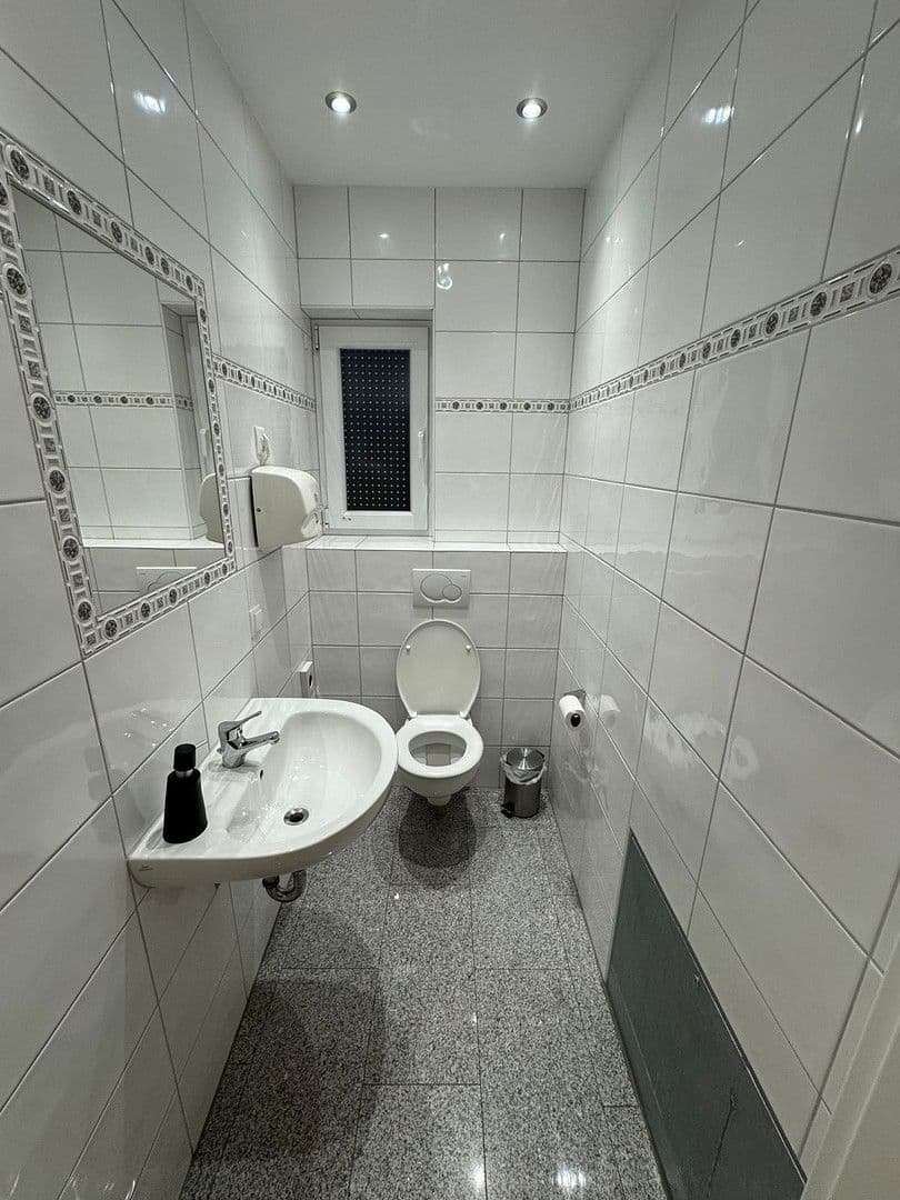 Pronájem kanceláře 100 m², Bonn-Endenich, Severní Porýní-Vestfálsko Pronájem kanceláře 100 m², Bonn-Endenich, Severní Porýní-Vestfálsko