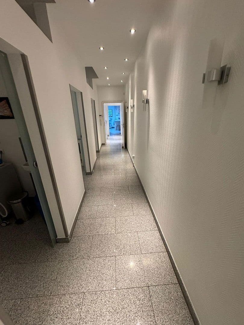 Pronájem kanceláře 100 m², Bonn-Endenich, Severní Porýní-Vestfálsko Pronájem kanceláře 100 m², Bonn-Endenich, Severní Porýní-Vestfálsko