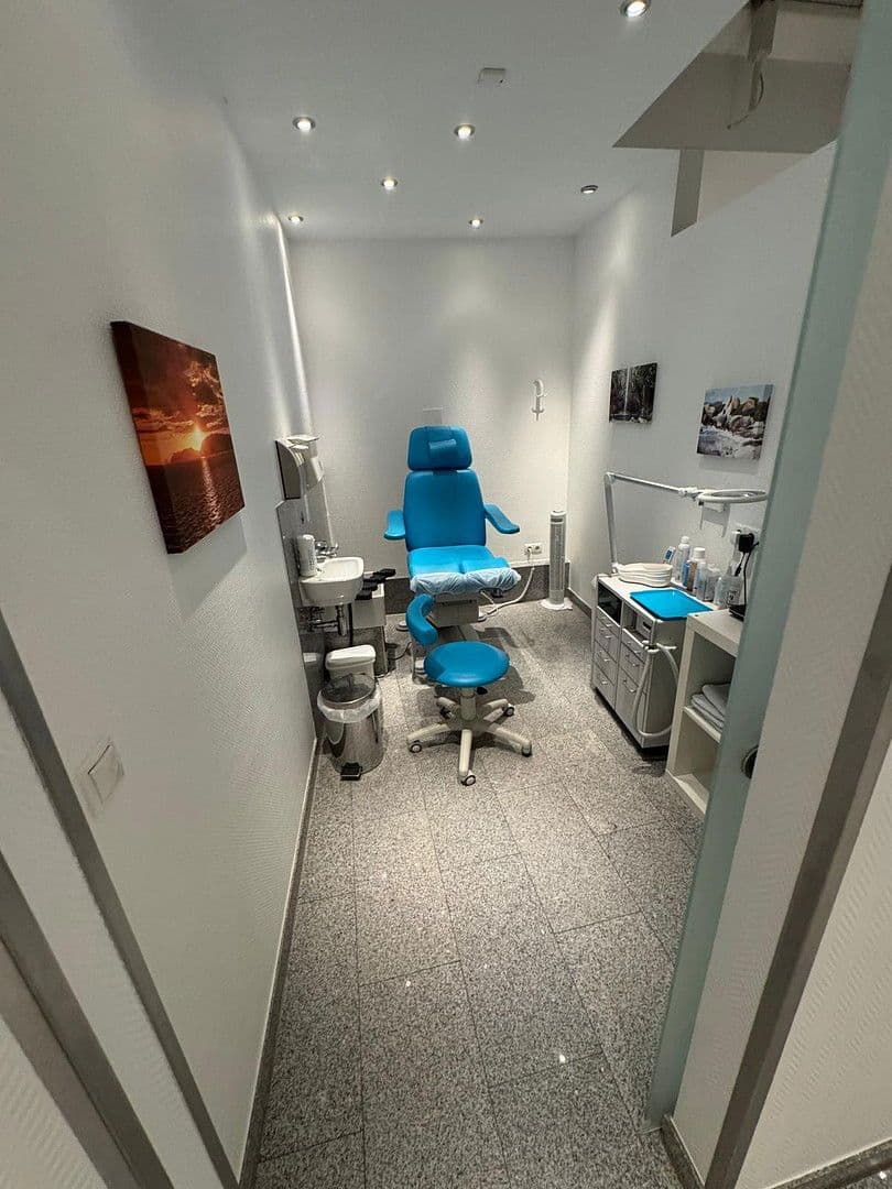 Pronájem kanceláře 100 m², Bonn-Endenich, Severní Porýní-Vestfálsko Pronájem kanceláře 100 m², Bonn-Endenich, Severní Porýní-Vestfálsko