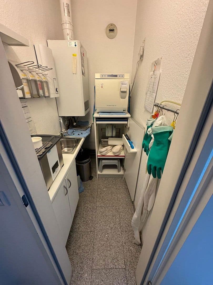 Pronájem kanceláře 100 m², Bonn-Endenich, Severní Porýní-Vestfálsko Pronájem kanceláře 100 m², Bonn-Endenich, Severní Porýní-Vestfálsko