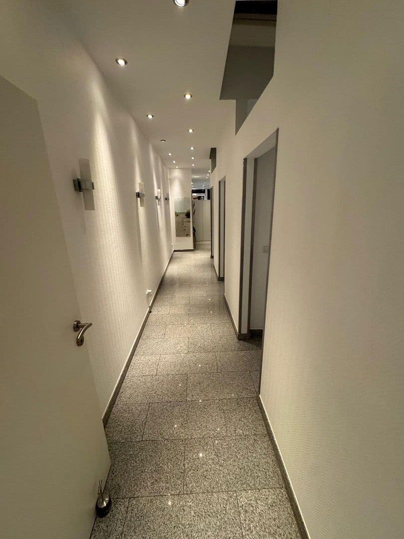 Pronájem kanceláře 100 m², Bonn-Endenich, Severní Porýní-Vestfálsko Pronájem kanceláře 100 m², Bonn-Endenich, Severní Porýní-Vestfálsko