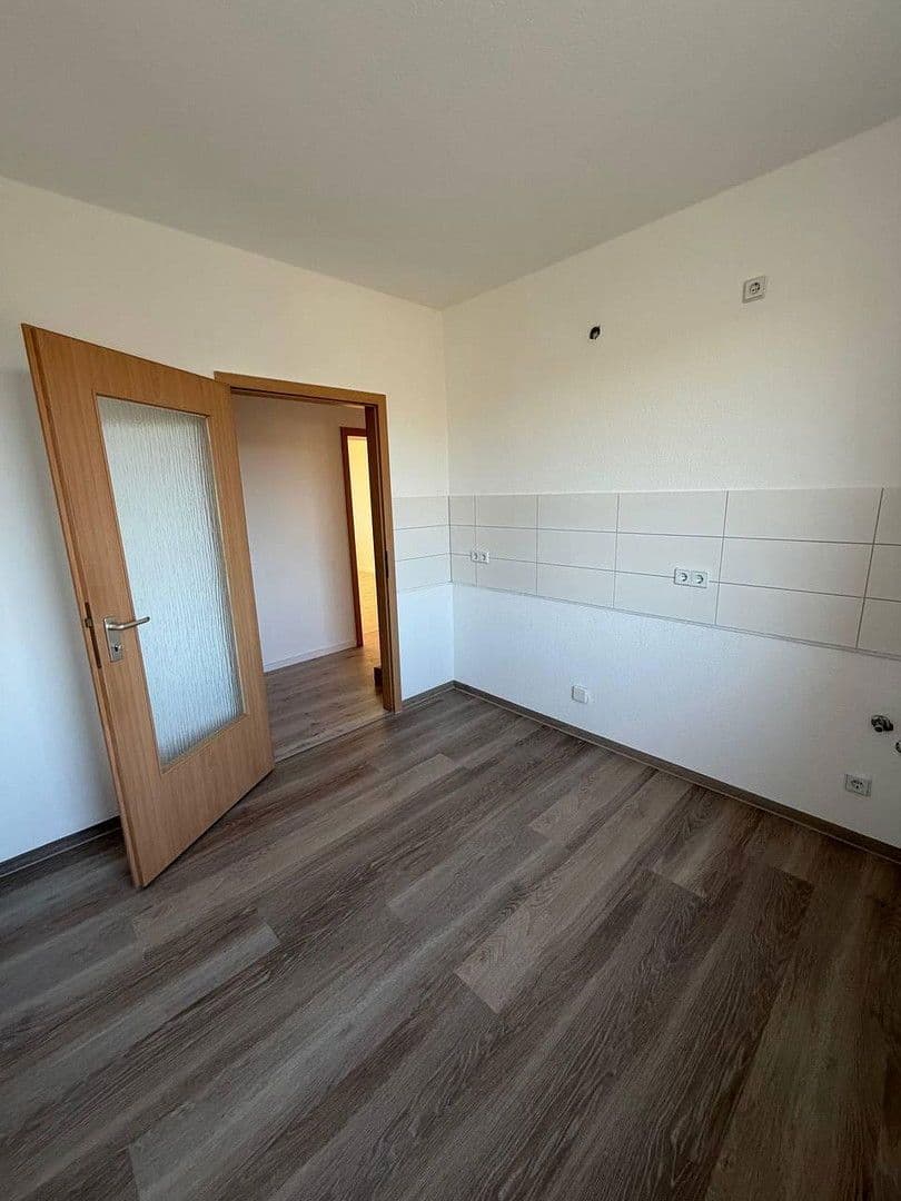 Pronájem bytu 3+1 64 m², Magdeburg, Sasko-Anhaltsko Pronájem bytu 3+1 64 m², Magdeburg, Sasko-Anhaltsko