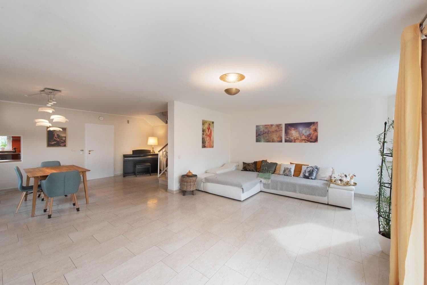 Prodej domu 245 m², pozemek 302 m², Ottobrunn, Bavorsko Prodej domu 245 m², pozemek 302 m², Ottobrunn, Bavorsko