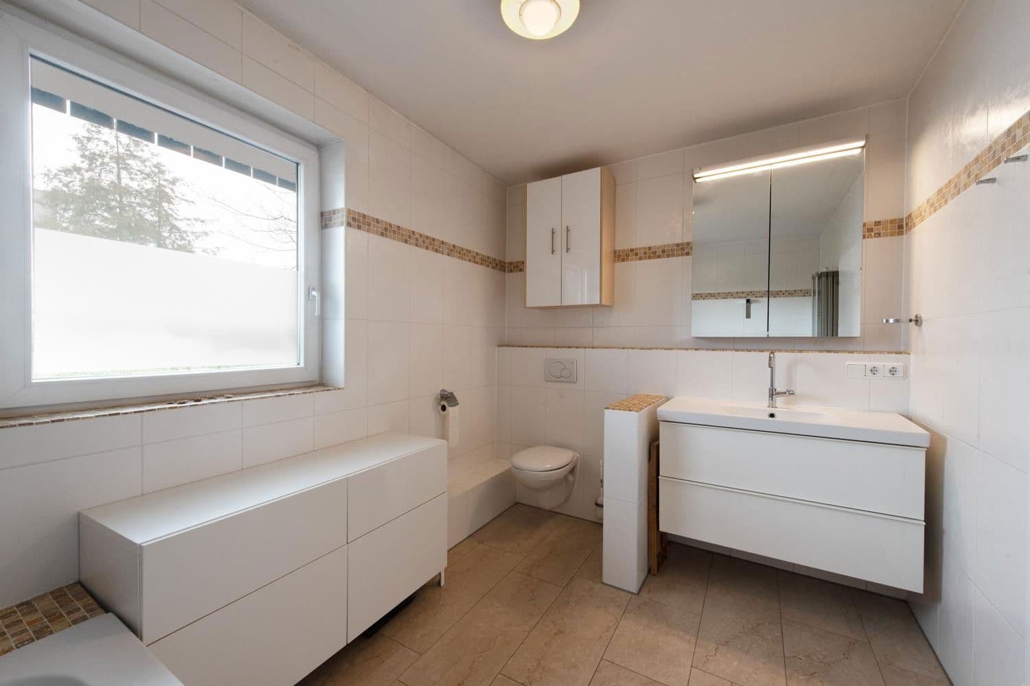 Prodej domu 245 m², pozemek 302 m², Ottobrunn, Bavorsko Prodej domu 245 m², pozemek 302 m², Ottobrunn, Bavorsko