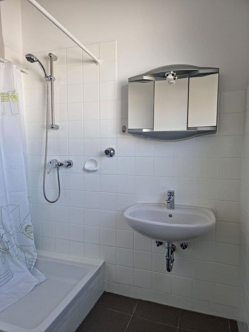 Pronájem bytu 3+1 63 m², Peine, Dolní Sasko Pronájem bytu 3+1 63 m², Peine, Dolní Sasko