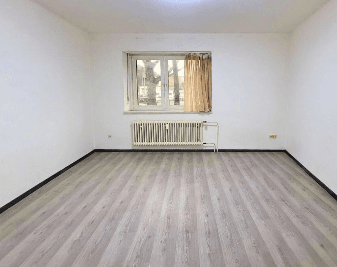 Prodej domu 284 m², pozemek 283 m², Akazienstraße 39, Duisburg, Severní Porýní-Vestfálsko Prodej domu 284 m², pozemek 283 m², Akazienstraße 39, Duisburg, Severní Porýní-Vestfálsko