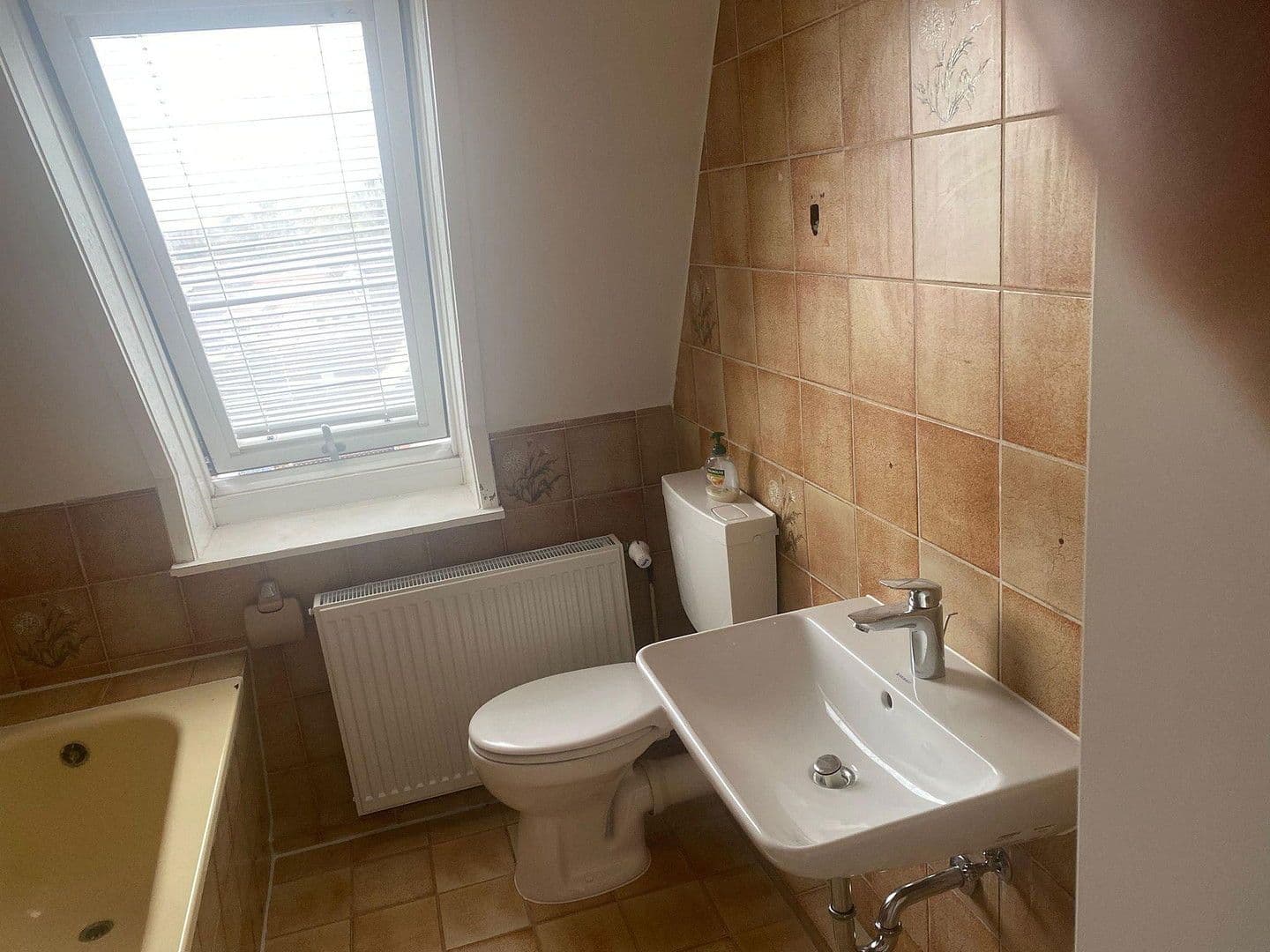 Pronájem bytu 3+1 92 m², Cord-Steding-Straße 36, Bremen, Bremen Pronájem bytu 3+1 92 m², Cord-Steding-Straße 36, Bremen, Bremen