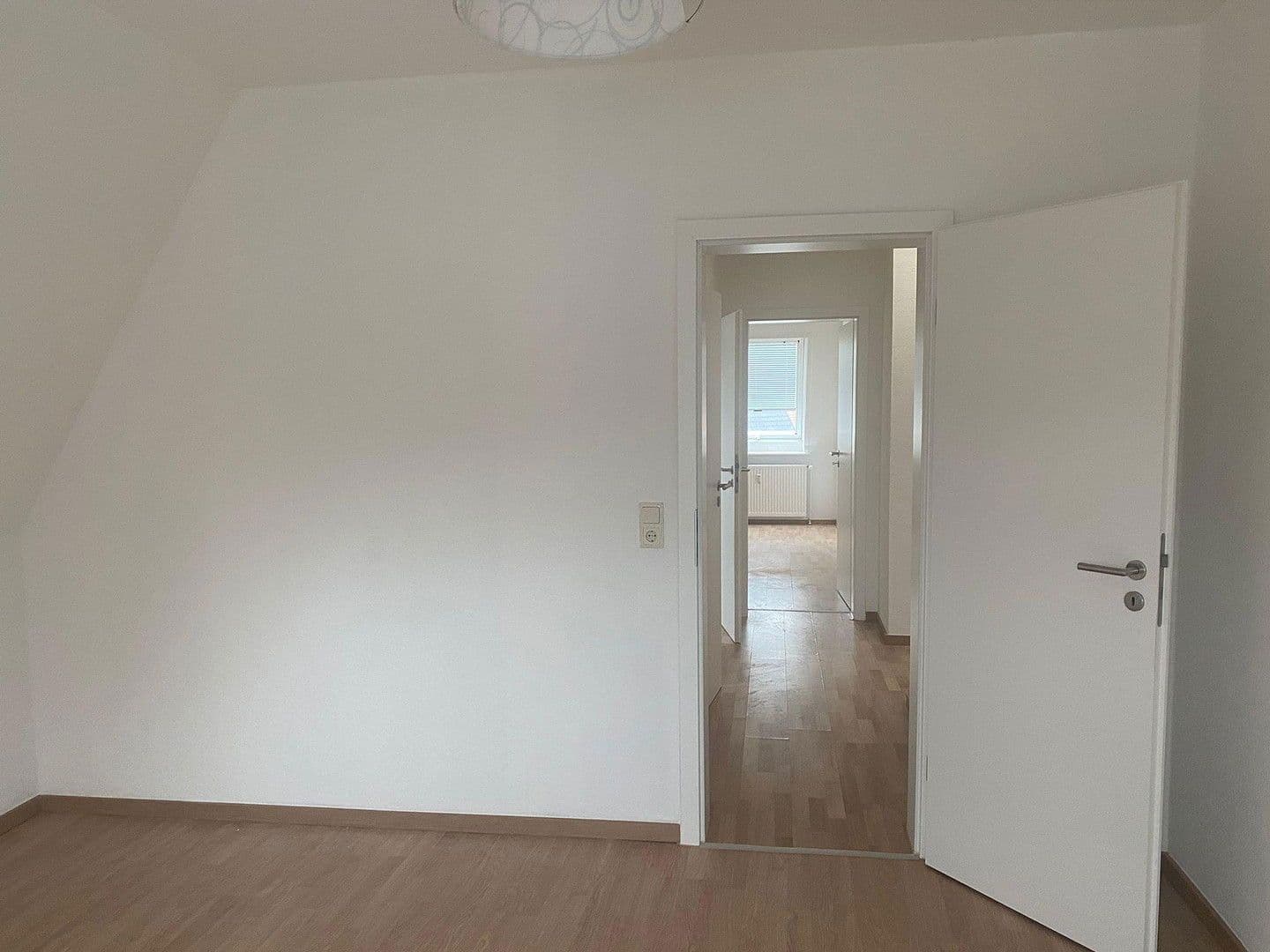 Pronájem bytu 3+1 92 m², Cord-Steding-Straße 36, Bremen, Bremen Pronájem bytu 3+1 92 m², Cord-Steding-Straße 36, Bremen, Bremen