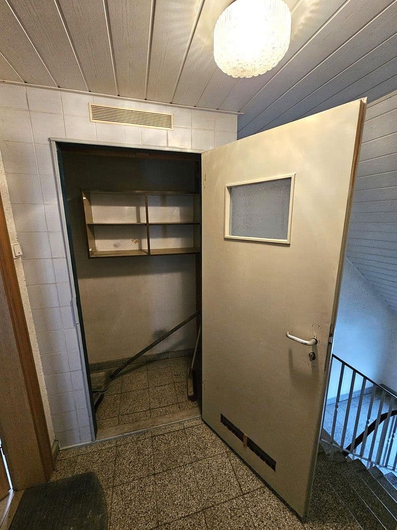 Pronájem bytu 3+1 68 m², Limburgstraße 15, Mülheim an der Ruhr, Severní Porýní-Vestfálsko Pronájem bytu 3+1 68 m², Limburgstraße 15, Mülheim an der Ruhr, Severní Porýní-Vestfálsko