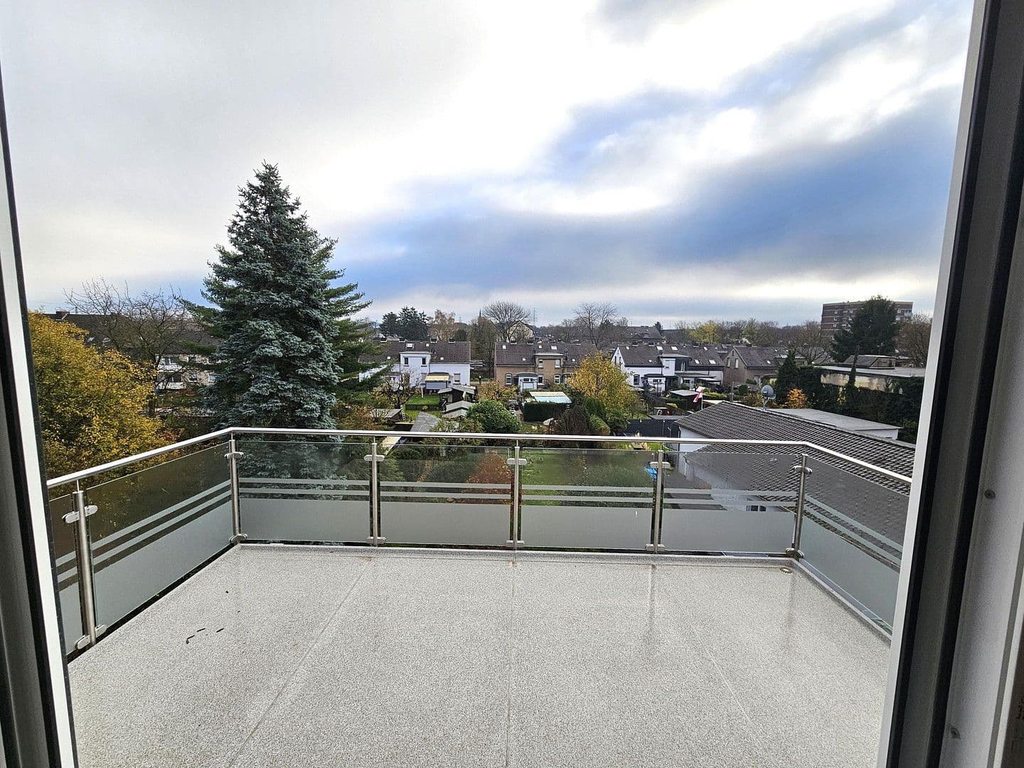 Pronájem bytu 3+1 68 m², Limburgstraße 15, Mülheim an der Ruhr, Severní Porýní-Vestfálsko Pronájem bytu 3+1 68 m², Limburgstraße 15, Mülheim an der Ruhr, Severní Porýní-Vestfálsko