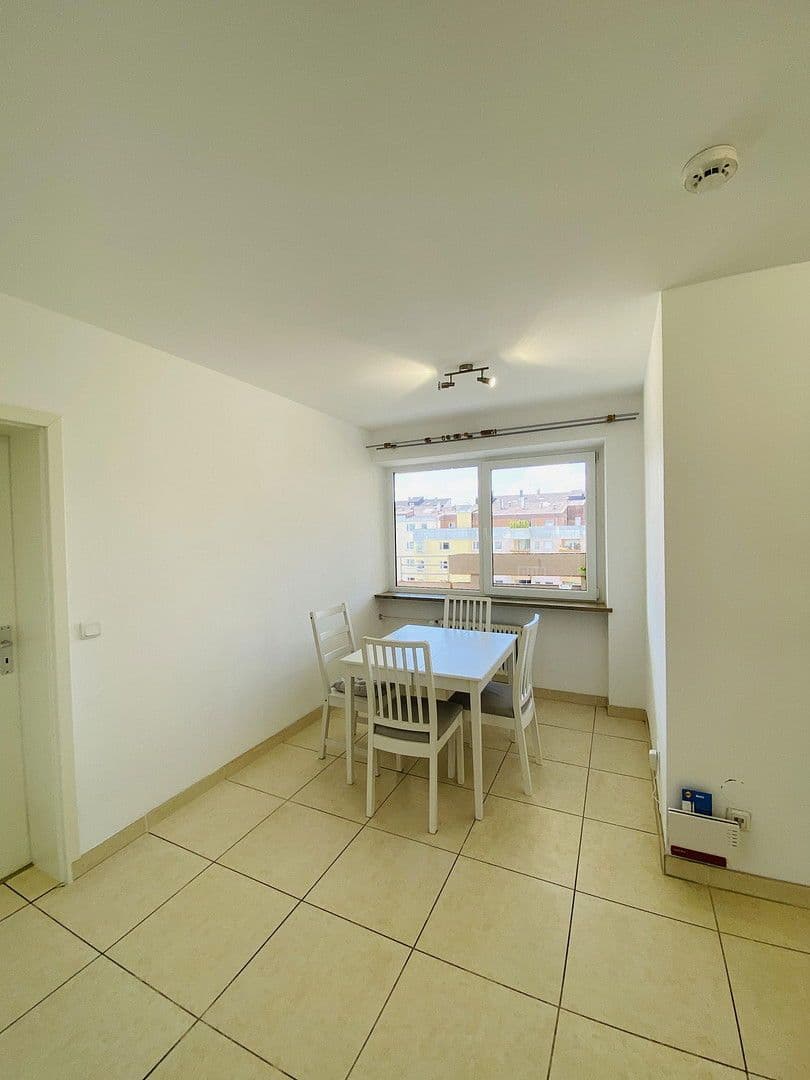 Pronájem bytu 110 m², Euler-Chelpin-Str 10, Augsburg, Bavorsko Pronájem bytu 110 m², Euler-Chelpin-Str 10, Augsburg, Bavorsko