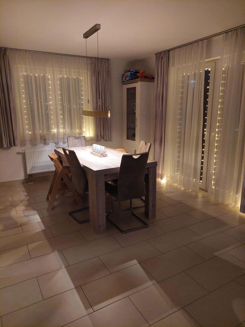 Prodej domu 110 m², pozemek 412 m², Oppenheim, Porýní-Falc Prodej domu 110 m², pozemek 412 m², Oppenheim, Porýní-Falc