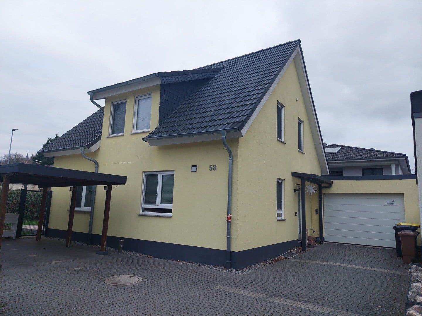 Prodej domu 110 m², pozemek 412 m², Oppenheim, Porýní-Falc Prodej domu 110 m², pozemek 412 m², Oppenheim, Porýní-Falc