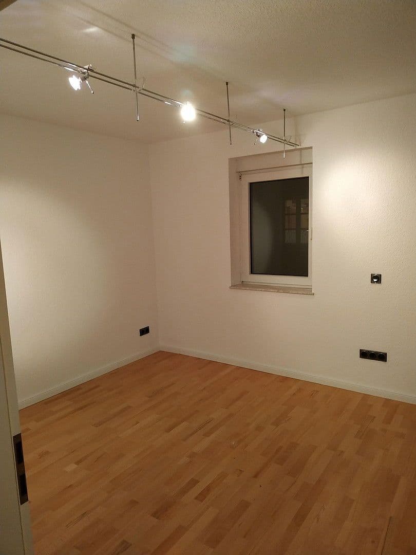 Pronájem bytu 2+kk 102 m², Krefeld, Severní Porýní-Vestfálsko Pronájem bytu 2+kk 102 m², Krefeld, Severní Porýní-Vestfálsko