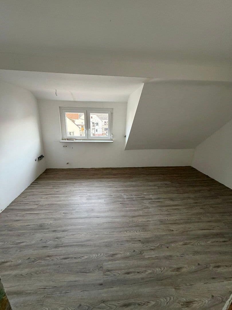 Pronájem bytu 4+kk 155 m², Hintere Dorfstraße 27, Sulzbach am Main, Bavorsko Pronájem bytu 4+kk 155 m², Hintere Dorfstraße 27, Sulzbach am Main, Bavorsko