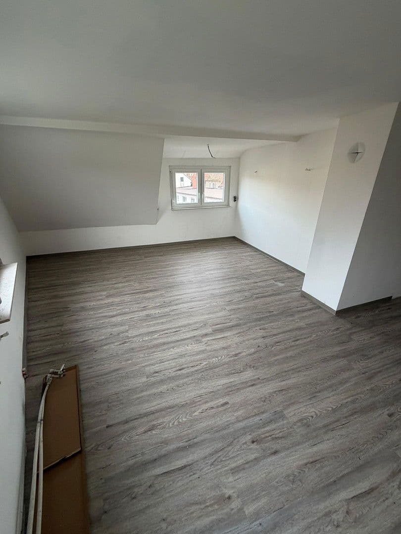 Pronájem bytu 4+kk 155 m², Hintere Dorfstraße 27, Sulzbach am Main, Bavorsko Pronájem bytu 4+kk 155 m², Hintere Dorfstraße 27, Sulzbach am Main, Bavorsko