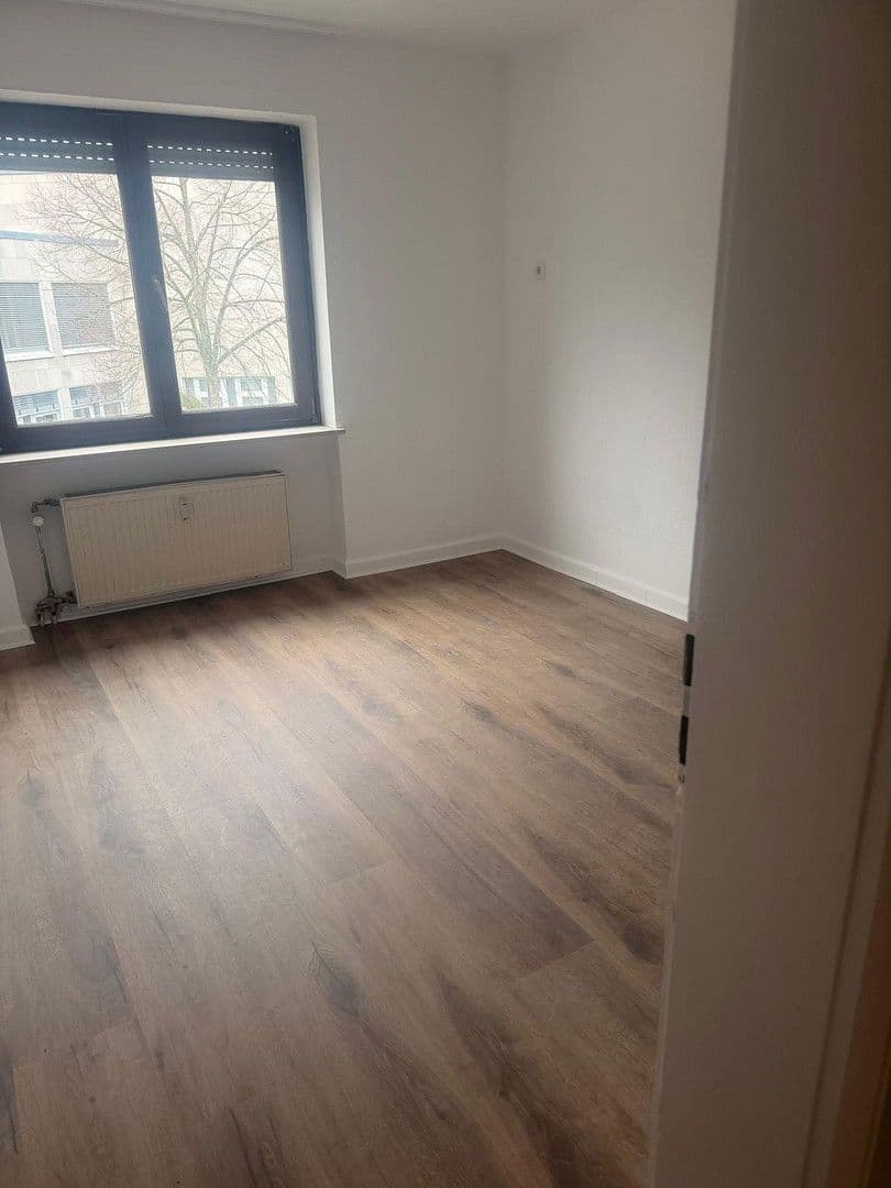 Pronájem bytu 4+1 103 m², Landau, Porýní-Falc Pronájem bytu 4+1 103 m², Landau, Porýní-Falc