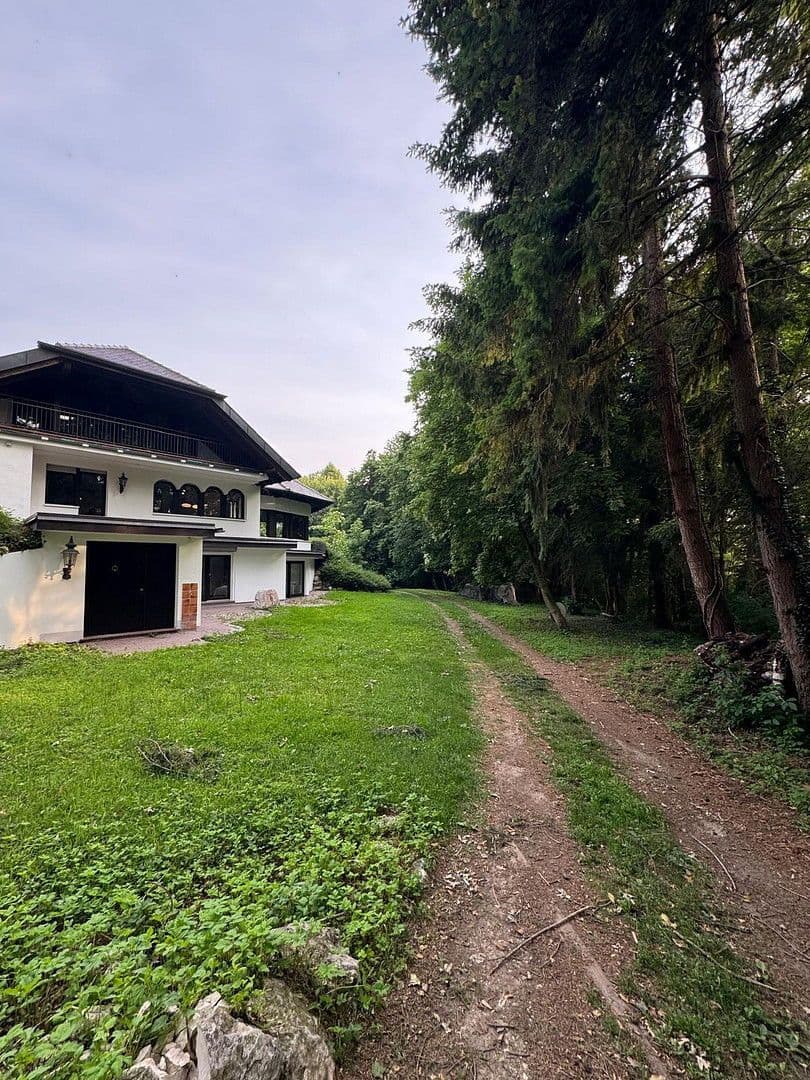 Prodej domu 540 m², pozemek 5.943 m², Waldweg 15, Kötz, Bavorsko Prodej domu 540 m², pozemek 5.943 m², Waldweg 15, Kötz, Bavorsko