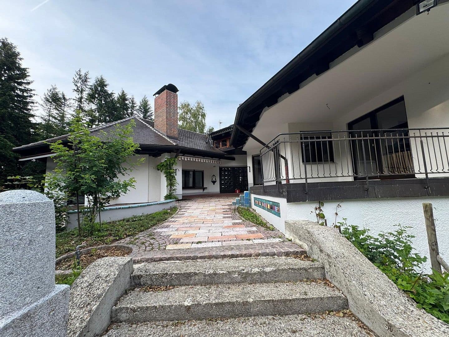 Prodej domu 540 m², pozemek 5.943 m², Waldweg 15, Kötz, Bavorsko Prodej domu 540 m², pozemek 5.943 m², Waldweg 15, Kötz, Bavorsko