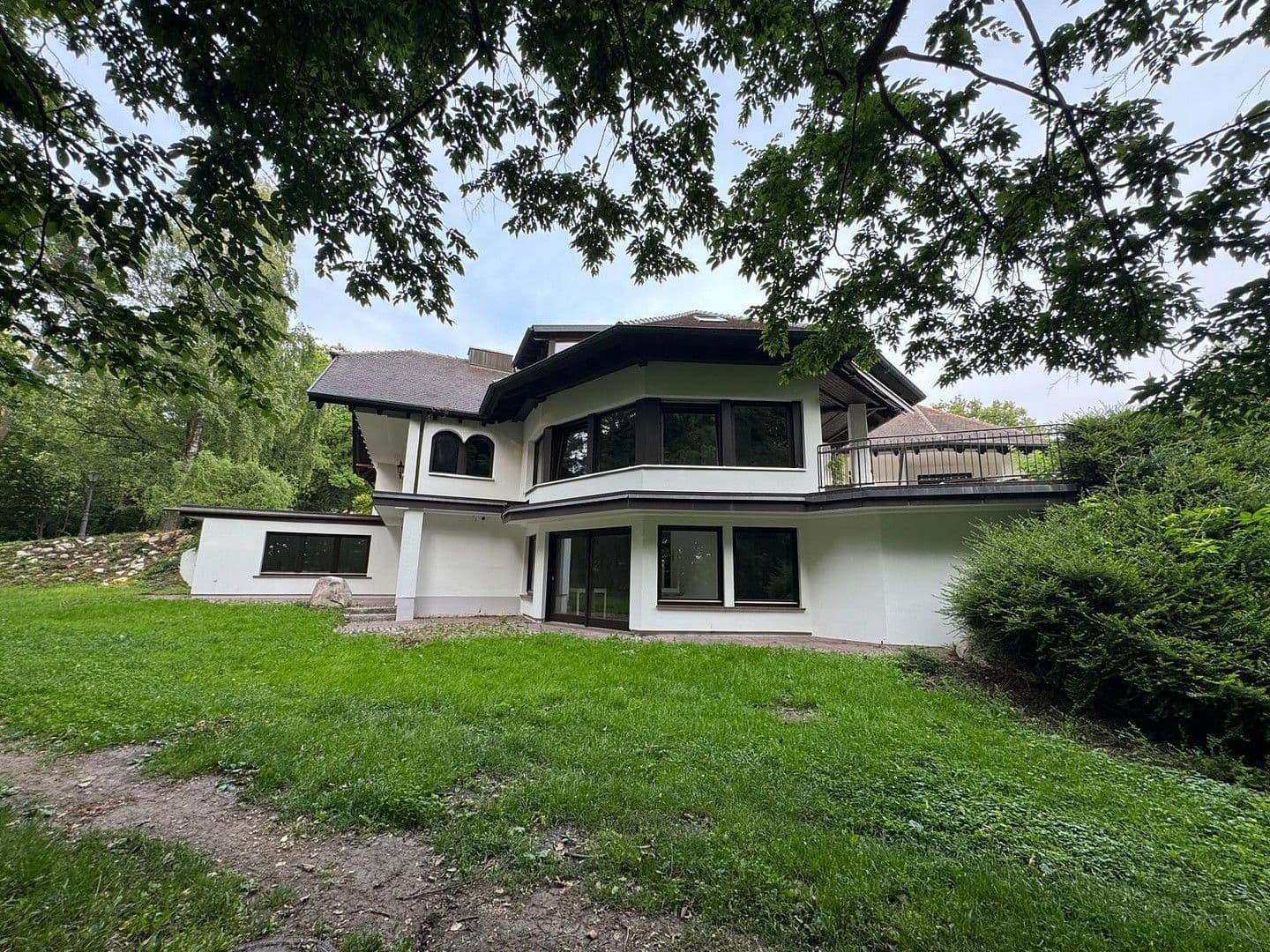 Prodej domu 540 m², pozemek 5.943 m², Waldweg 15, Kötz, Bavorsko Prodej domu 540 m², pozemek 5.943 m², Waldweg 15, Kötz, Bavorsko