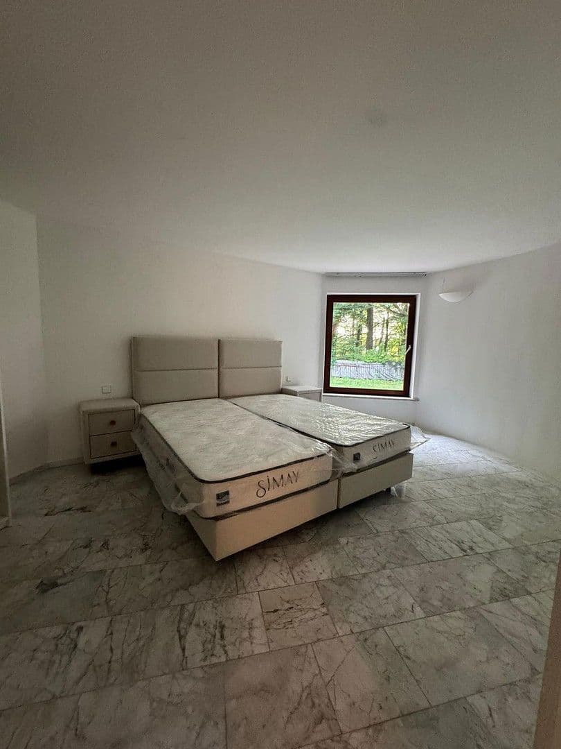 Prodej domu 540 m², pozemek 5.943 m², Waldweg 15, Kötz, Bavorsko Prodej domu 540 m², pozemek 5.943 m², Waldweg 15, Kötz, Bavorsko