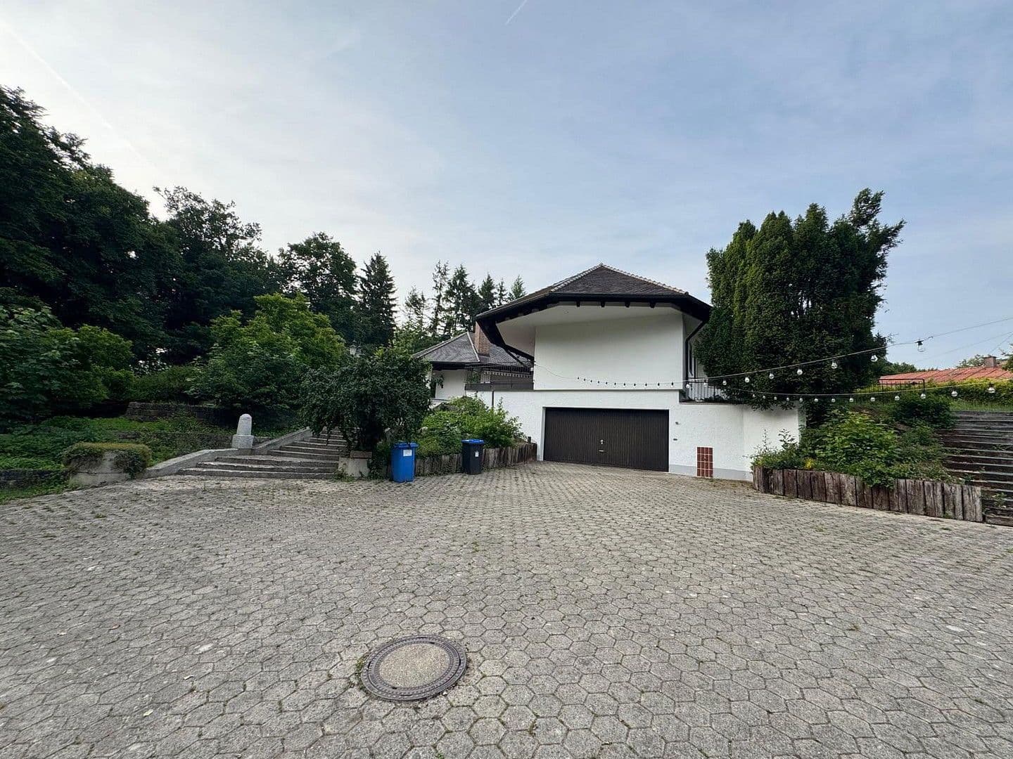 Prodej domu 540 m², pozemek 5.943 m², Waldweg 15, Kötz, Bavorsko Prodej domu 540 m², pozemek 5.943 m², Waldweg 15, Kötz, Bavorsko