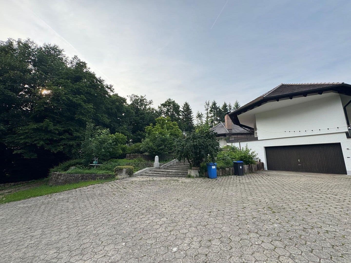 Prodej domu 540 m², pozemek 5.943 m², Waldweg 15, Kötz, Bavorsko Prodej domu 540 m², pozemek 5.943 m², Waldweg 15, Kötz, Bavorsko