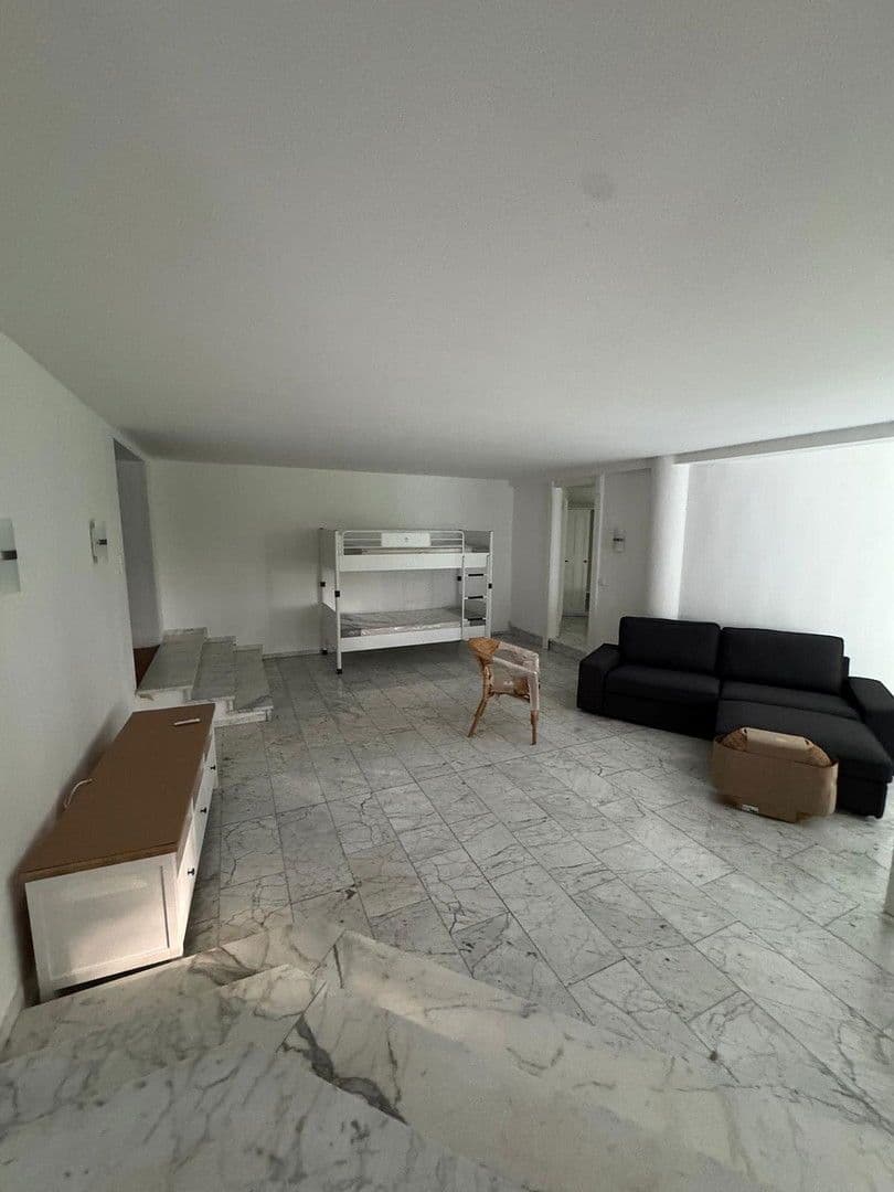 Prodej domu 540 m², pozemek 5.943 m², Waldweg 15, Kötz, Bavorsko Prodej domu 540 m², pozemek 5.943 m², Waldweg 15, Kötz, Bavorsko