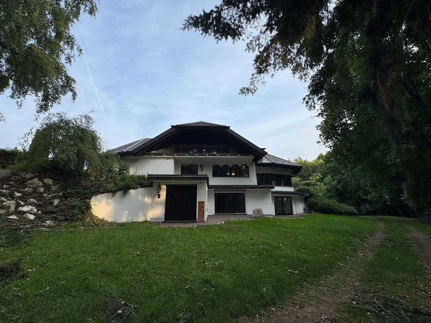 Prodej domu 540 m², pozemek 5.943 m², Waldweg 15, Kötz, Bavorsko Prodej domu 540 m², pozemek 5.943 m², Waldweg 15, Kötz, Bavorsko