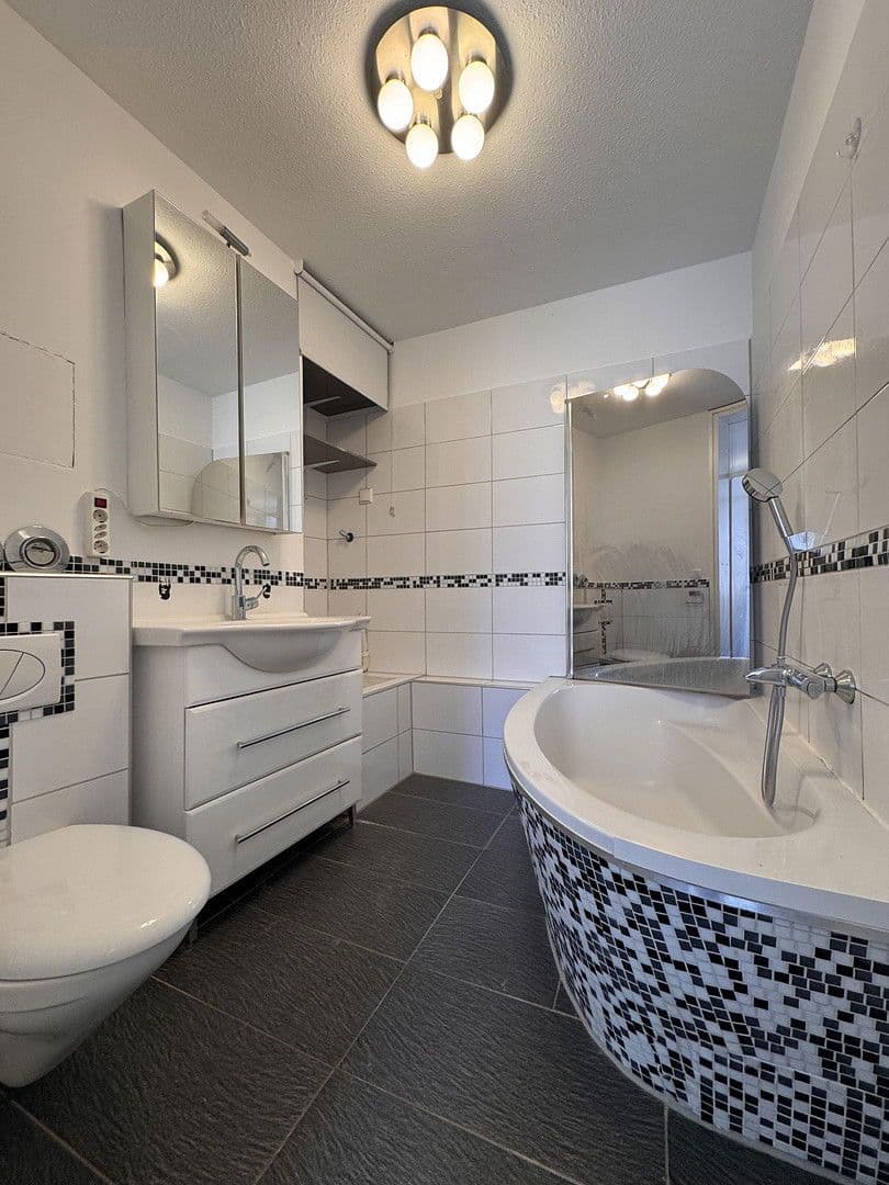 Pronájem bytu 4+1 94 m², Mainz, Porýní-Falc Pronájem bytu 4+1 94 m², Mainz, Porýní-Falc