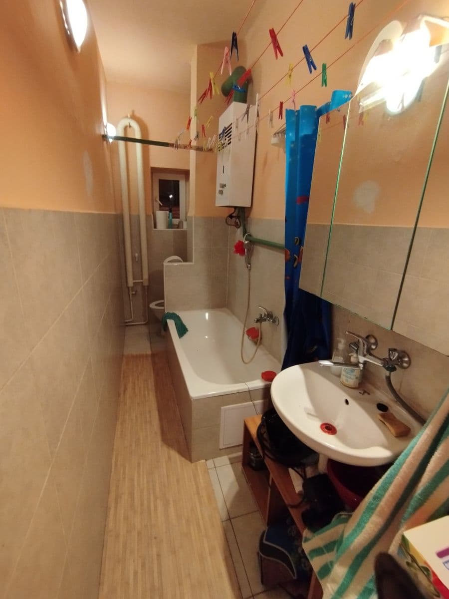 Pronájem bytu 1+kk 24 m², Malátova, Kladno, Středočeský kraj Pronájem bytu 1+kk 24 m², Malátova, Kladno, Středočeský kraj