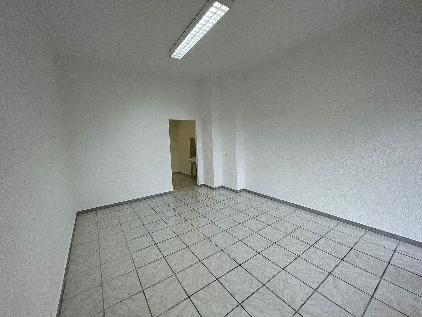 Pronájem kanceláře 28 m², Kaltenhoferstr. 2, Augsburg, Bavorsko Pronájem kanceláře 28 m², Kaltenhoferstr. 2, Augsburg, Bavorsko