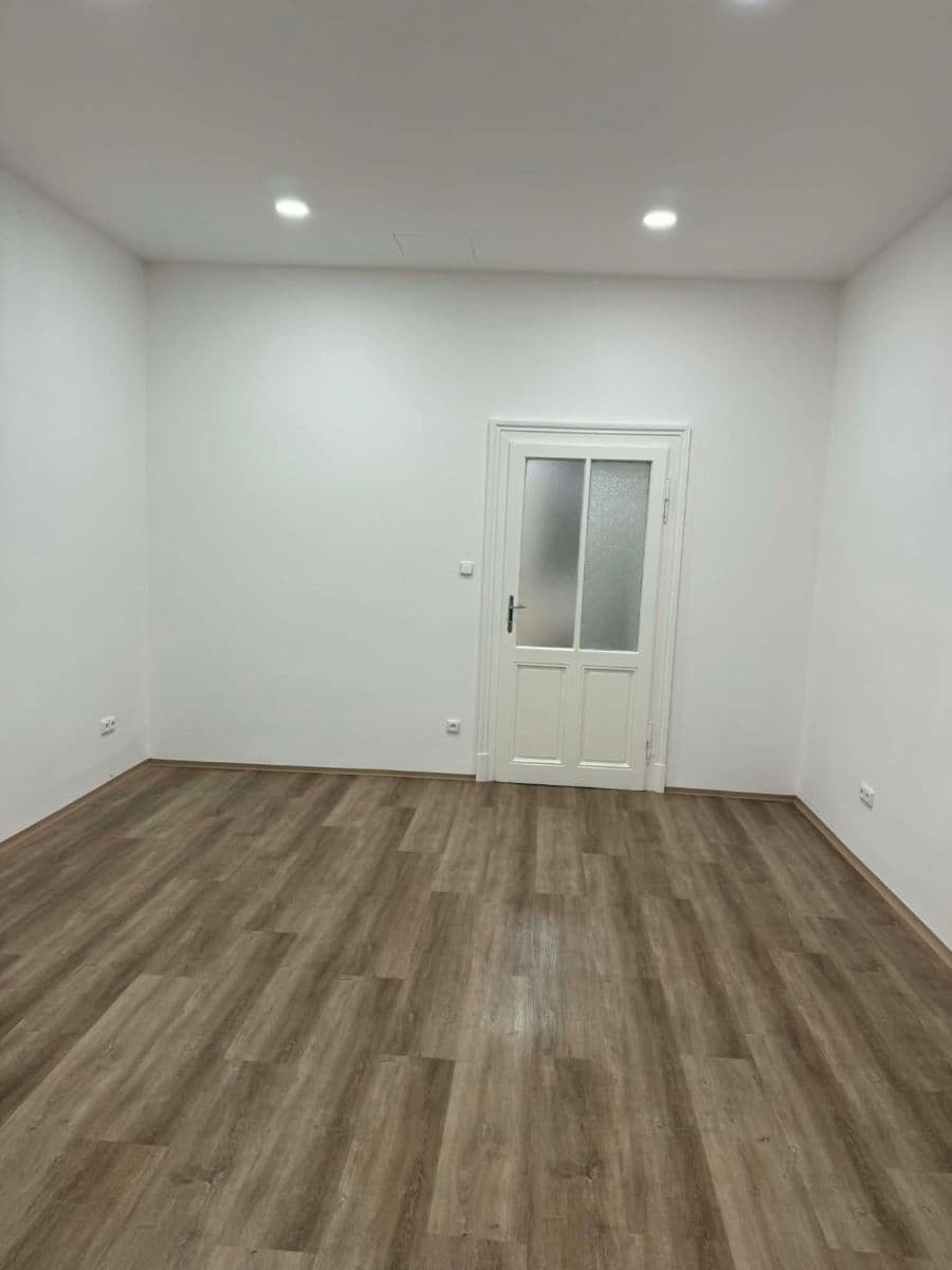Pronájem bytu 2+1 68 m², Grohova, Brno, Jihomoravský kraj Pronájem bytu 2+1 68 m², Grohova, Brno, Jihomoravský kraj