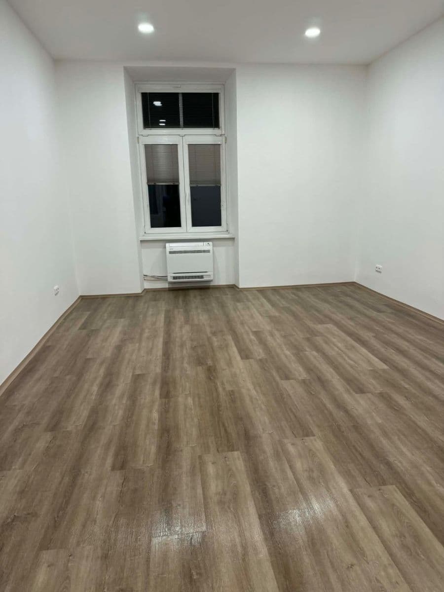 Pronájem bytu 2+1 68 m², Grohova, Brno, Jihomoravský kraj Pronájem bytu 2+1 68 m², Grohova, Brno, Jihomoravský kraj