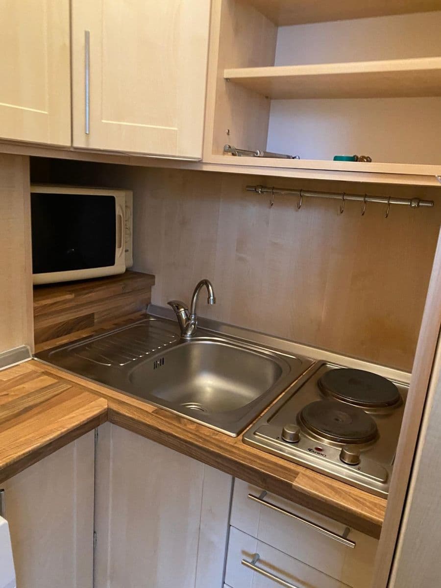 Pronájem bytu 1+kk 27 m², Plojharova, Praha, Praha Pronájem bytu 1+kk 27 m², Plojharova, Praha, Praha