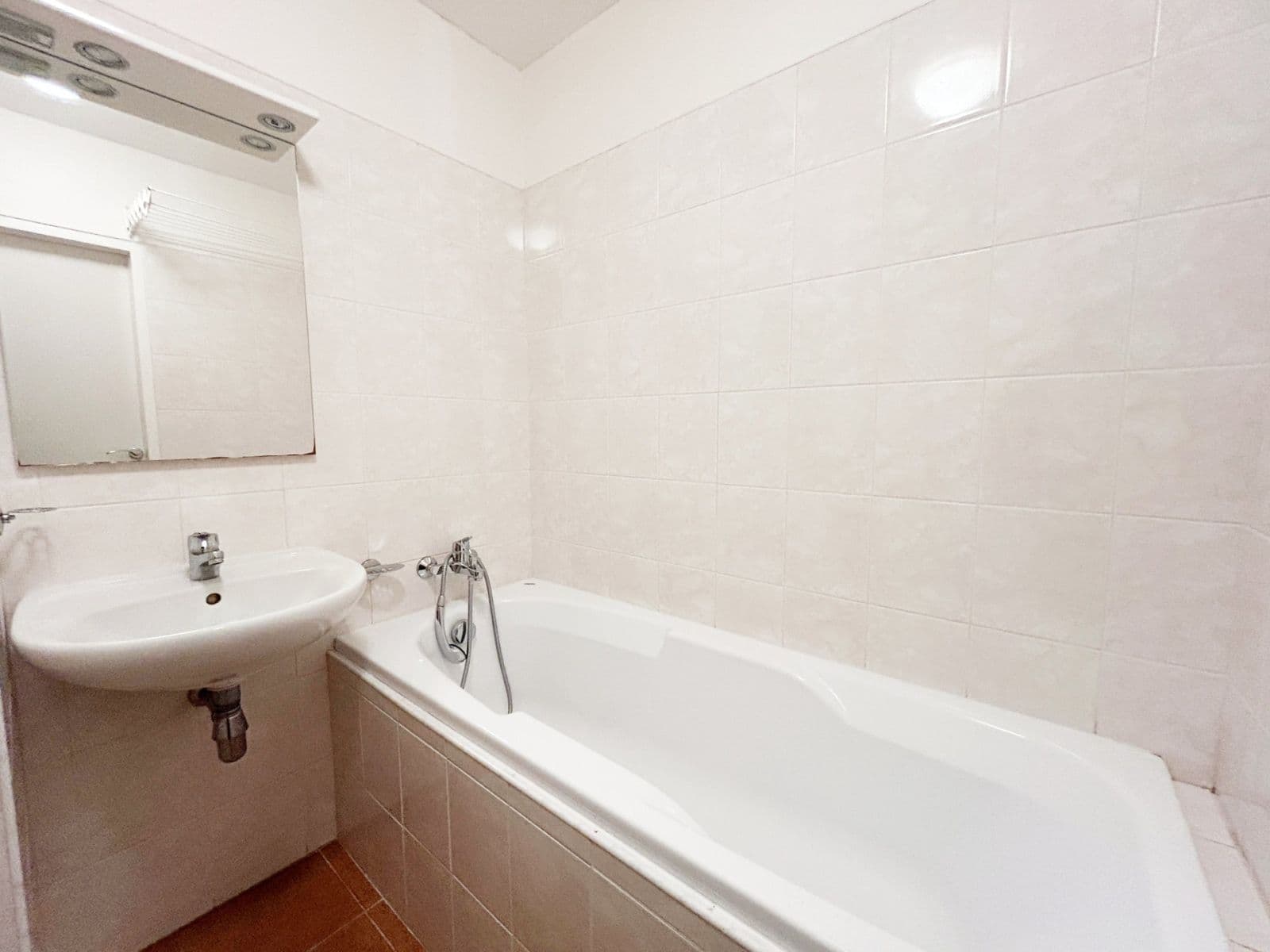 Pronájem bytu 2+kk 44 m², Kettnerova, Praha, Praha Pronájem bytu 2+kk 44 m², Kettnerova, Praha, Praha