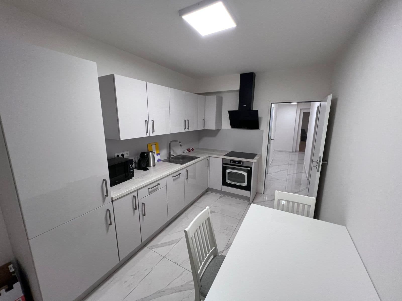 Pronájem bytu 77 m², Koptova, Karlovy Vary, Karlovarský kraj Pronájem bytu 77 m², Koptova, Karlovy Vary, Karlovarský kraj