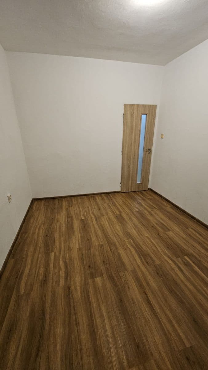 Pronájem bytu 2+kk 35 m², Vrbová, Ústí nad Orlicí, Pardubický kraj Pronájem bytu 2+kk 35 m², Vrbová, Ústí nad Orlicí, Pardubický kraj