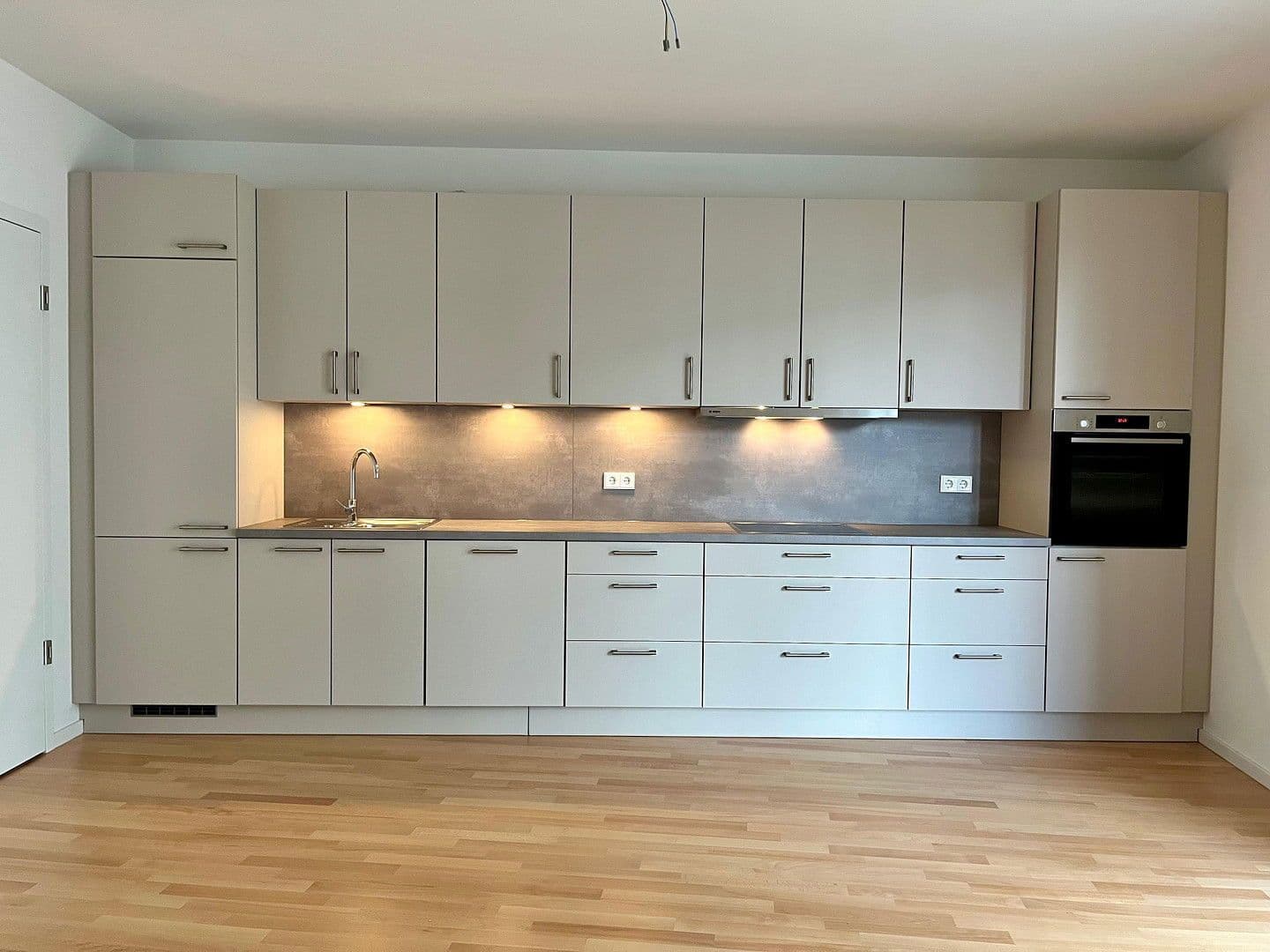 Pronájem bytu 3+1 98 m², Regattastr. 5, Berlin, Berlín Pronájem bytu 3+1 98 m², Regattastr. 5, Berlin, Berlín