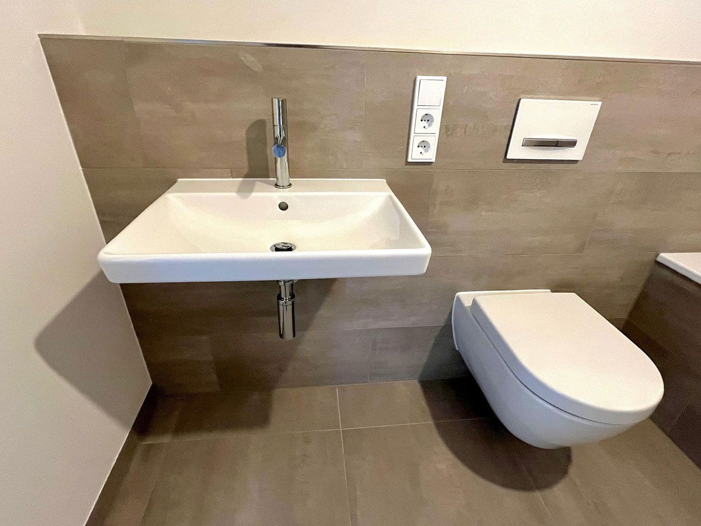 Pronájem bytu 3+1 98 m², Regattastr. 5, Berlin, Berlín Pronájem bytu 3+1 98 m², Regattastr. 5, Berlin, Berlín